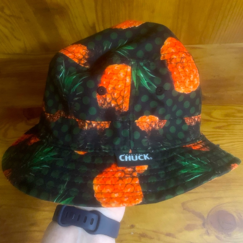 CHUCK bucket hat orange pineapples